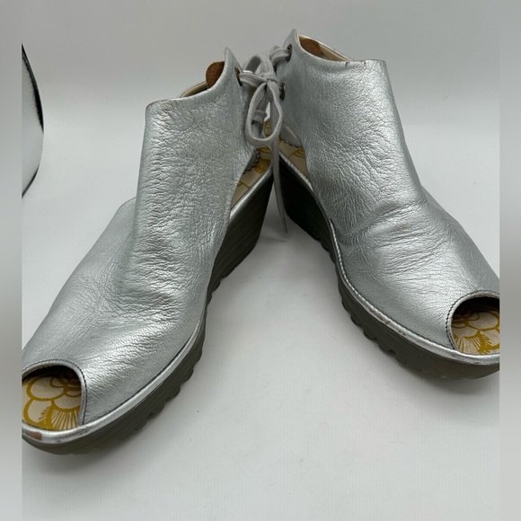 Fly Loundon Womens Yuzu800fly Open Toe Metallic Silver Platform Wedge Sandals - Picture 10 of 12